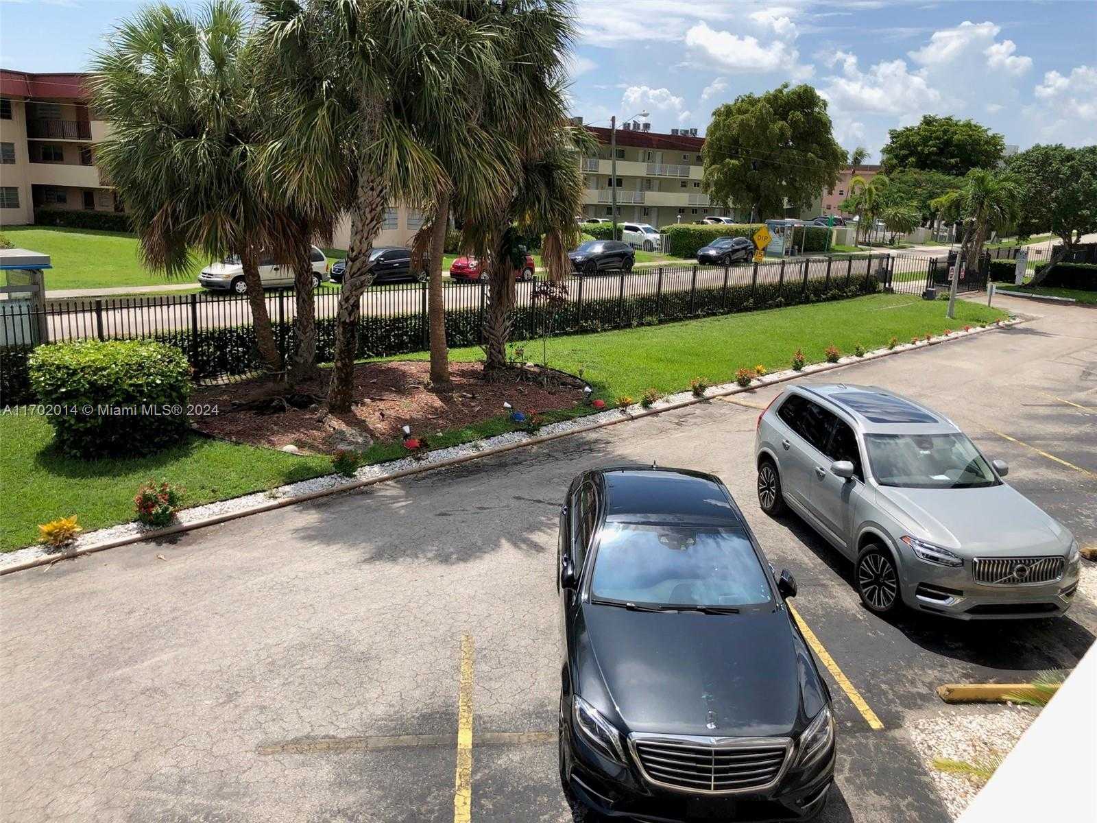 Small Image of 18900 NORTH EAST 14TH AVE #D204, Miami Number 4