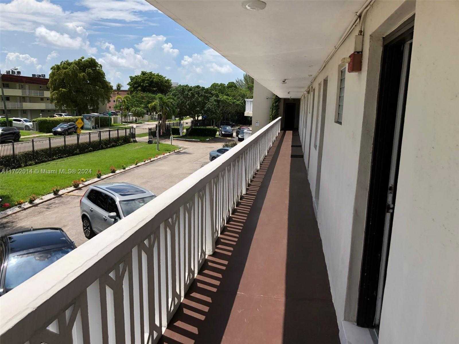 Small Image of 18900 NORTH EAST 14TH AVE #D204, Miami Number 6