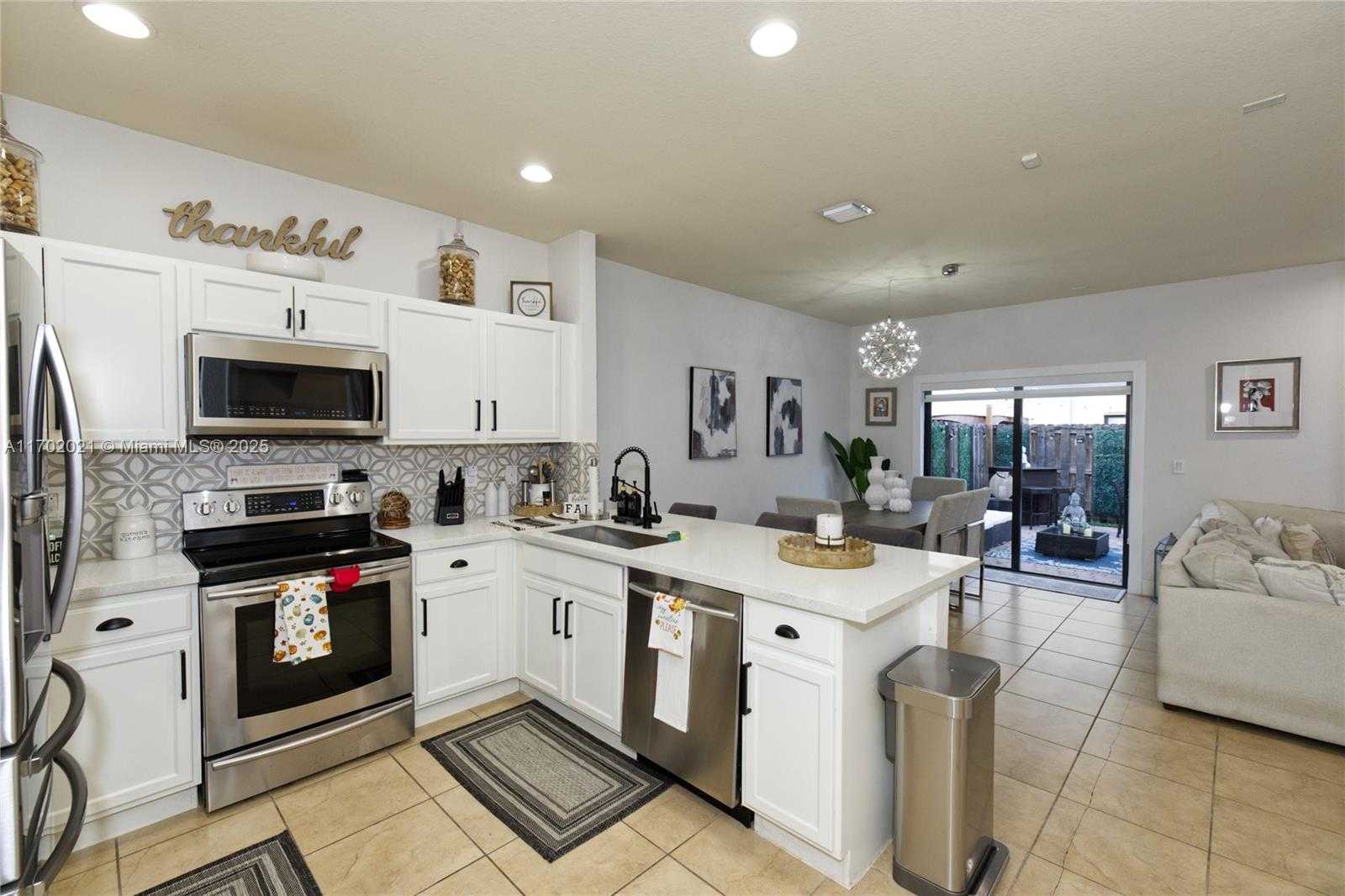 Small Image of 15435 SOUTH WEST 119TH TER #15435, Miami Number 16