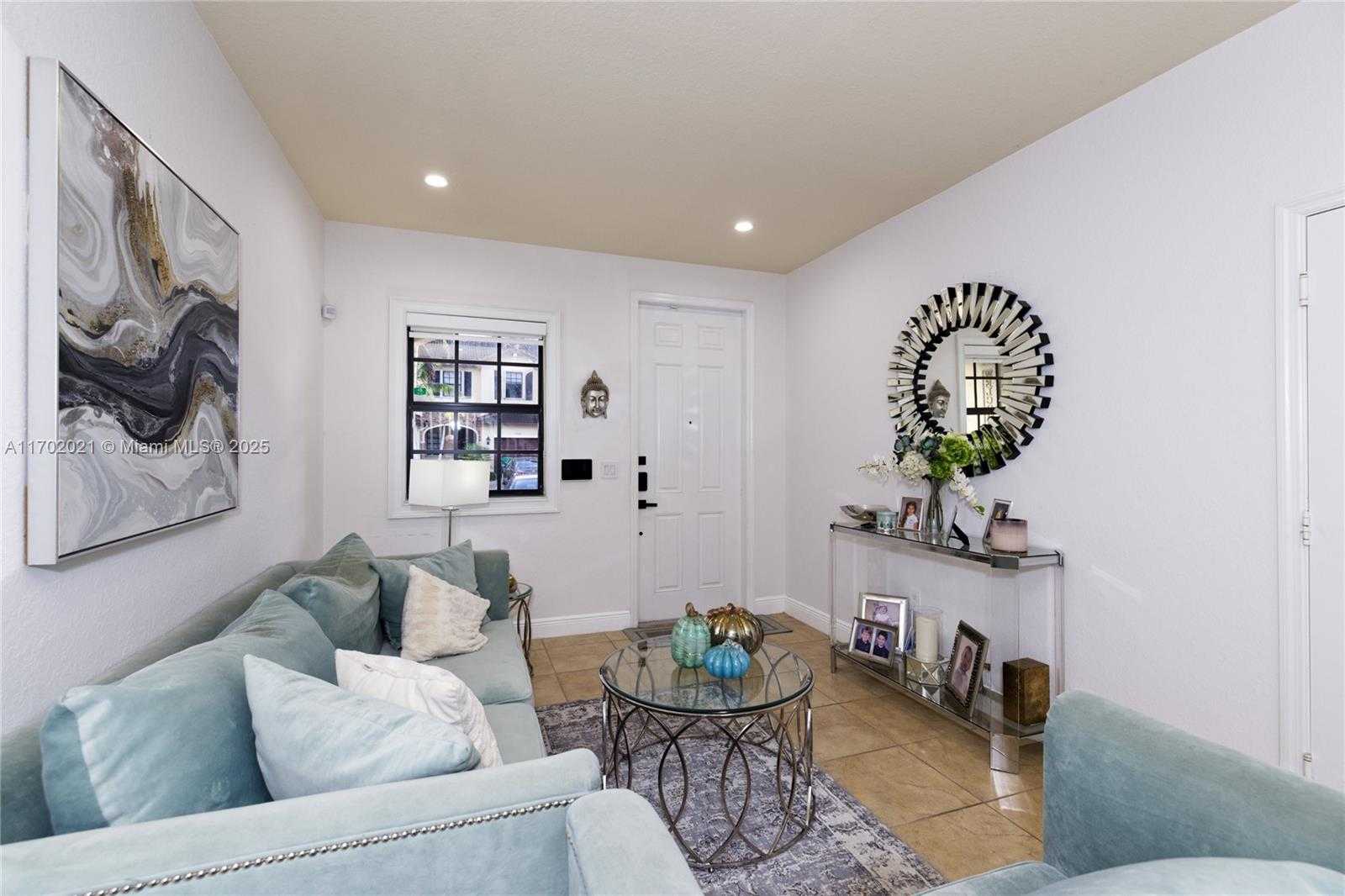 Small Image of 15435 SOUTH WEST 119TH TER #15435, Miami Number 17