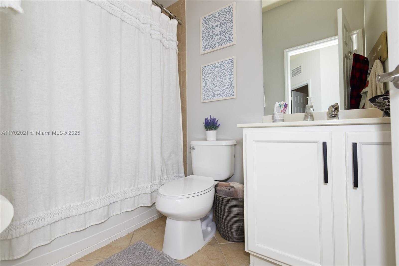 Small Image of 15435 SOUTH WEST 119TH TER #15435, Miami Number 32