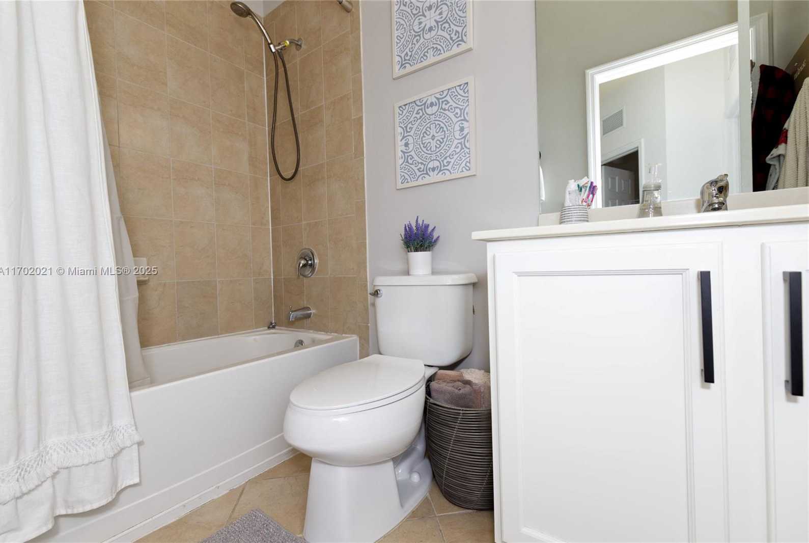 Small Image of 15435 SOUTH WEST 119TH TER #15435, Miami Number 33