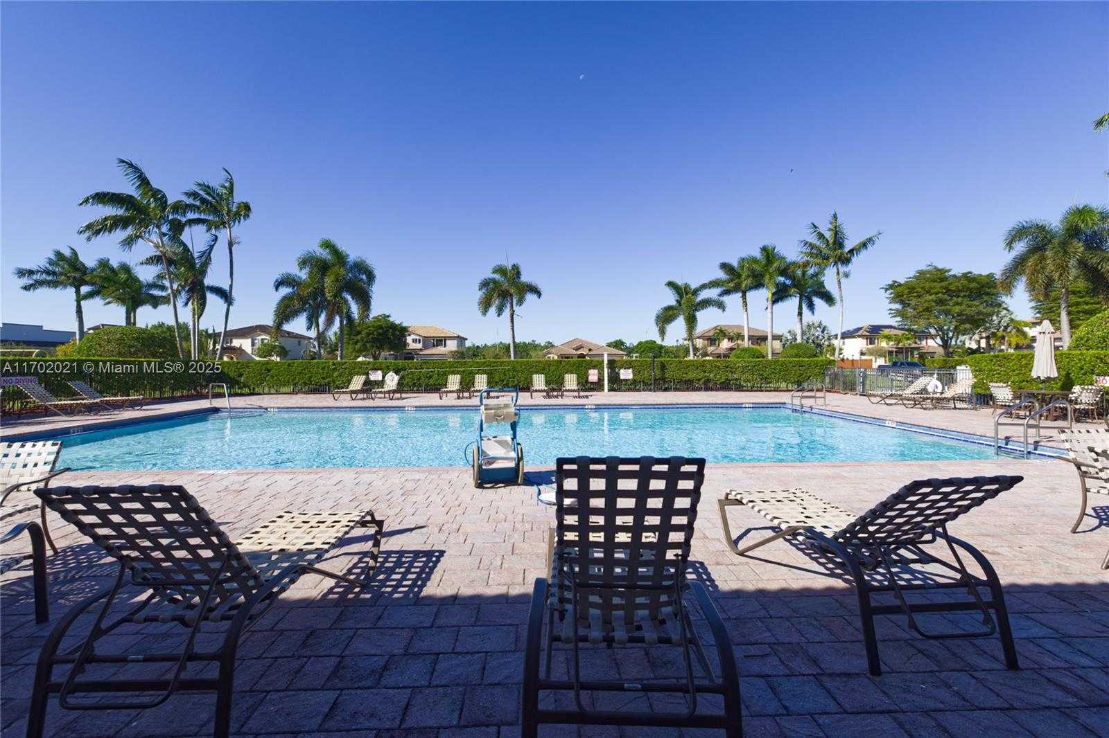 Small Image of 15435 SOUTH WEST 119TH TER #15435, Miami Number 5