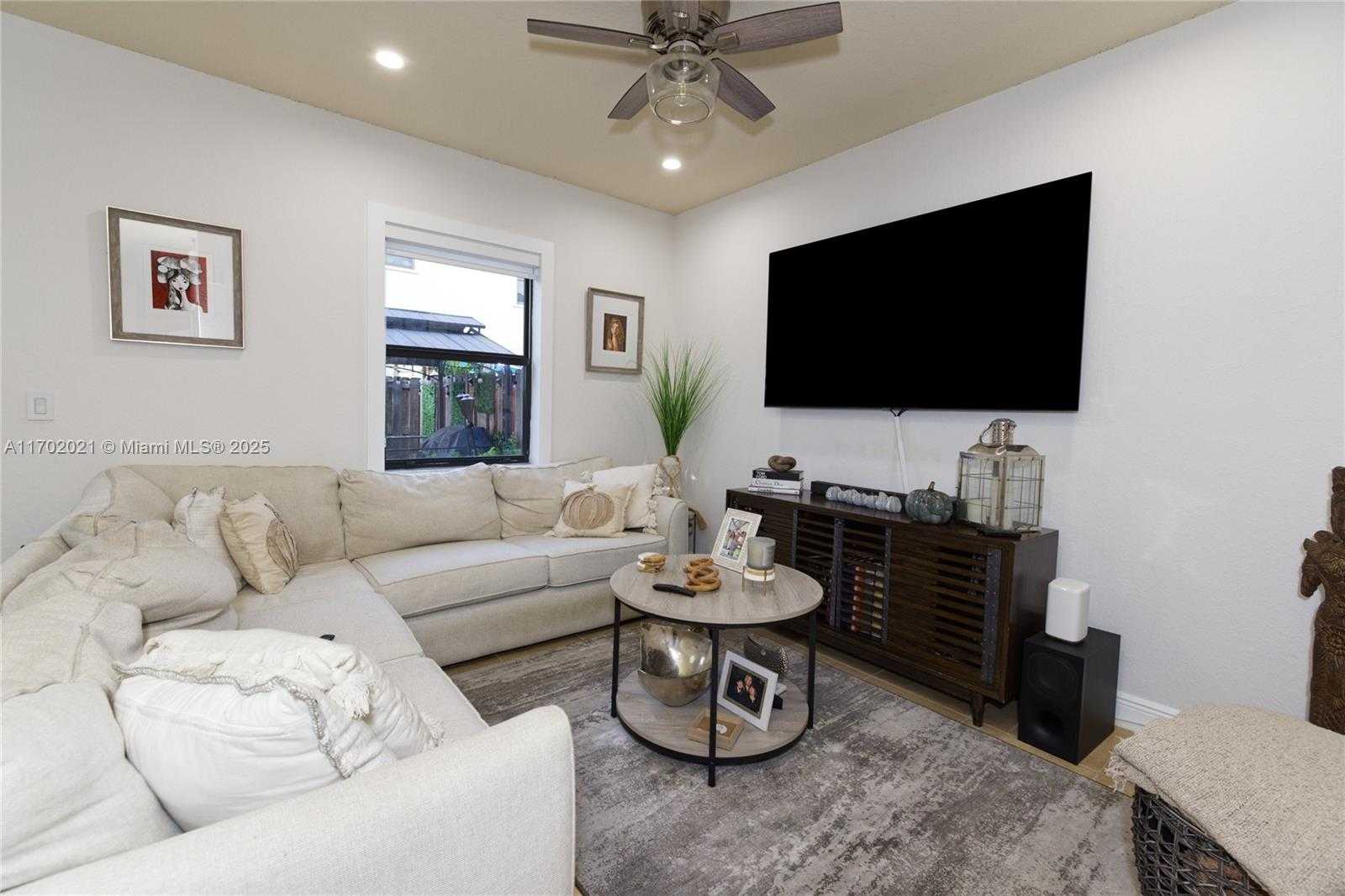 Small Image of 15435 SOUTH WEST 119TH TER #15435, Miami Number 6