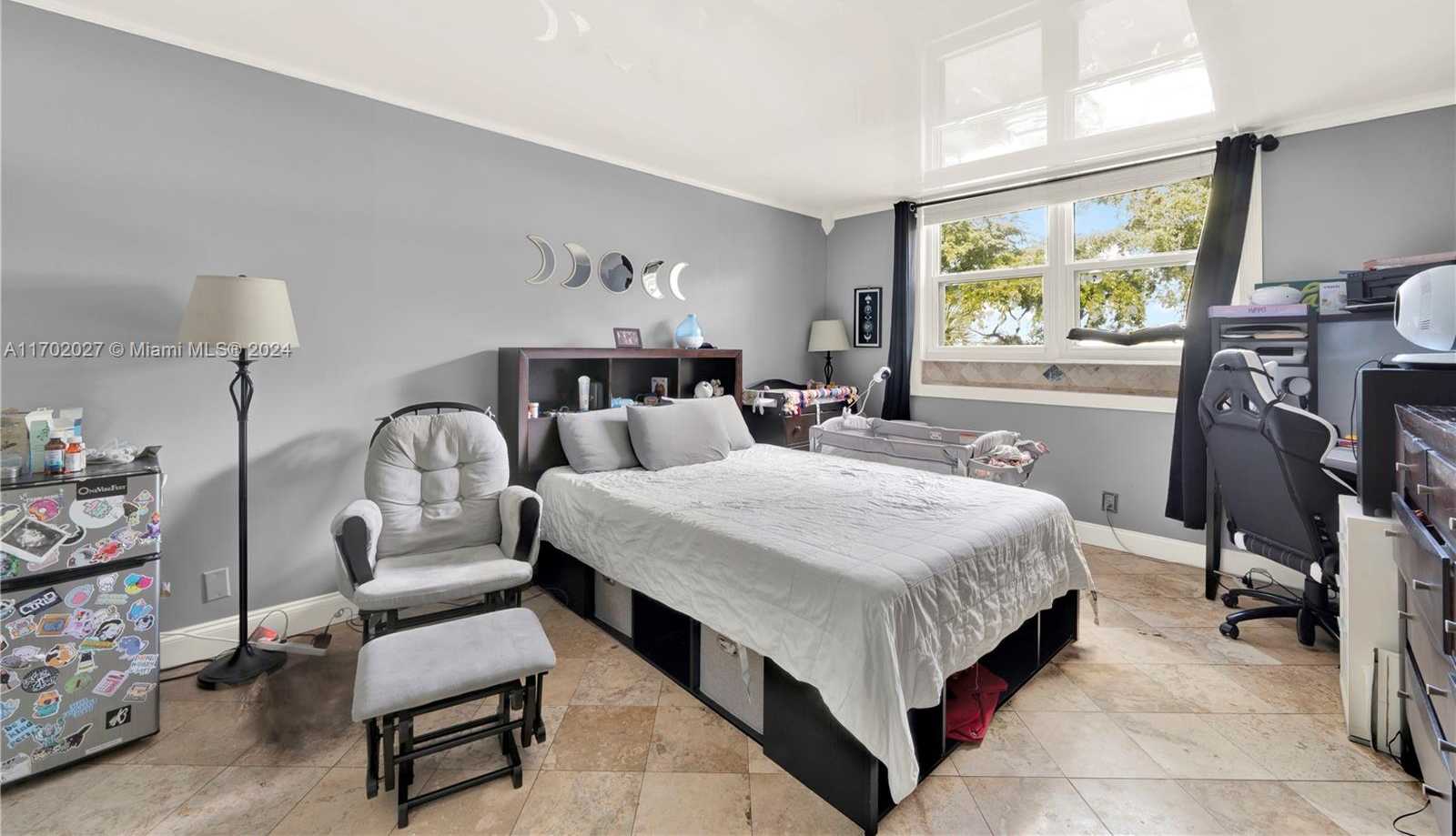 Small Image of 106 LAKE EMERALD DR #213, Oakland Park Number 11