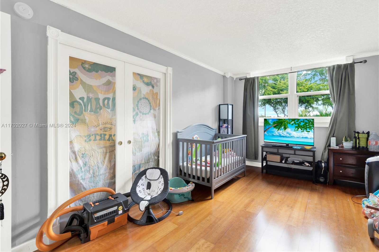 Small Image of 106 LAKE EMERALD DR #213, Oakland Park Number 16