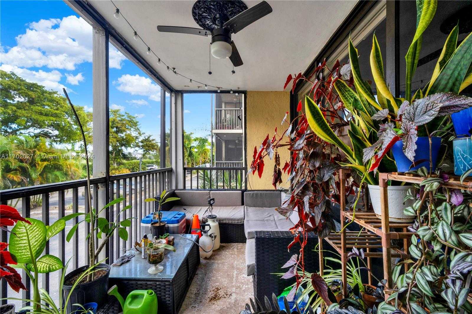 Small Image of 106 LAKE EMERALD DR #213, Oakland Park Number 21