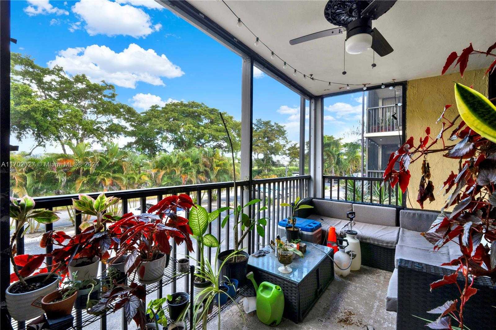 Small Image of 106 LAKE EMERALD DR #213, Oakland Park Number 22