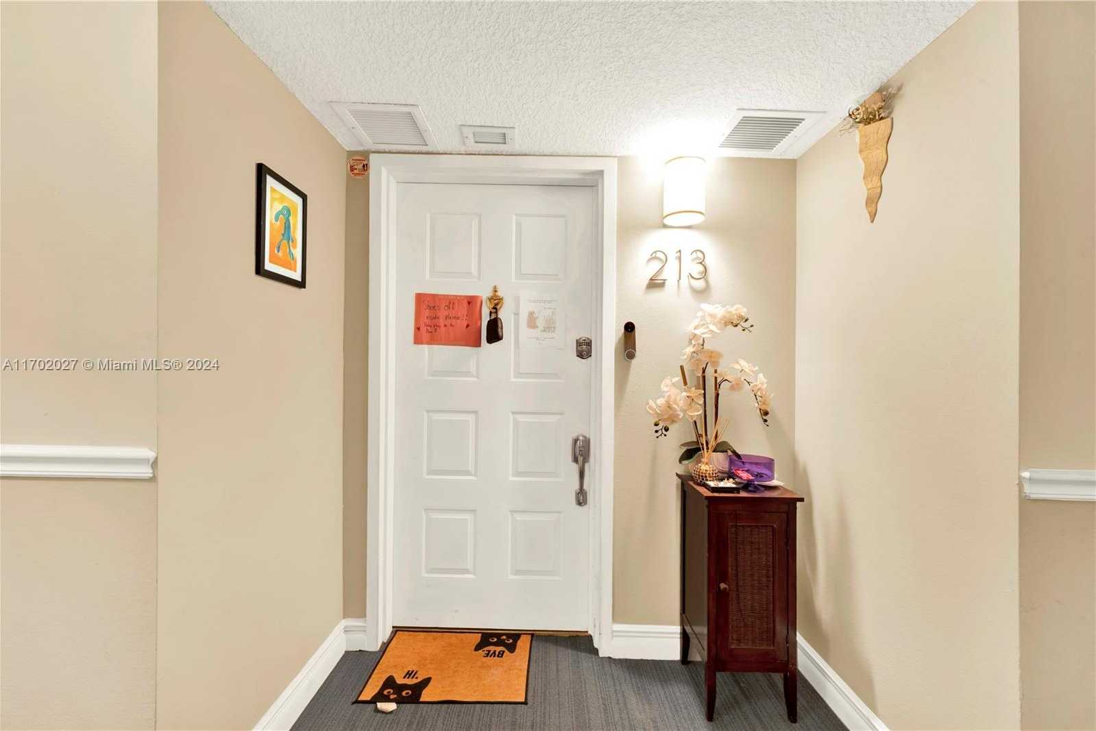 Small Image of 106 LAKE EMERALD DR #213, Oakland Park Number 27