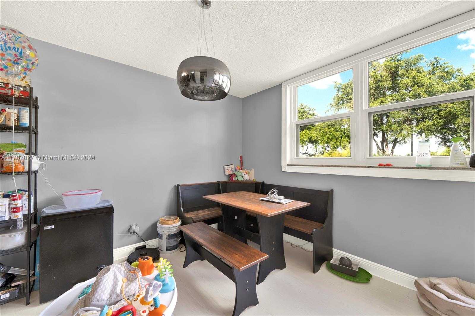 Small Image of 106 LAKE EMERALD DR #213, Oakland Park Number 3