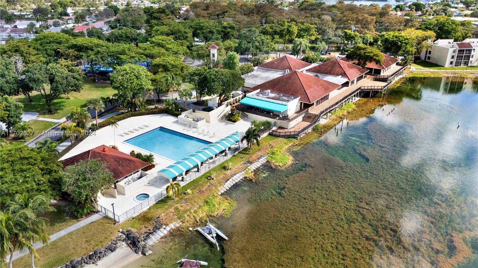 Small Image of 106 LAKE EMERALD DR #213, Oakland Park Number 34