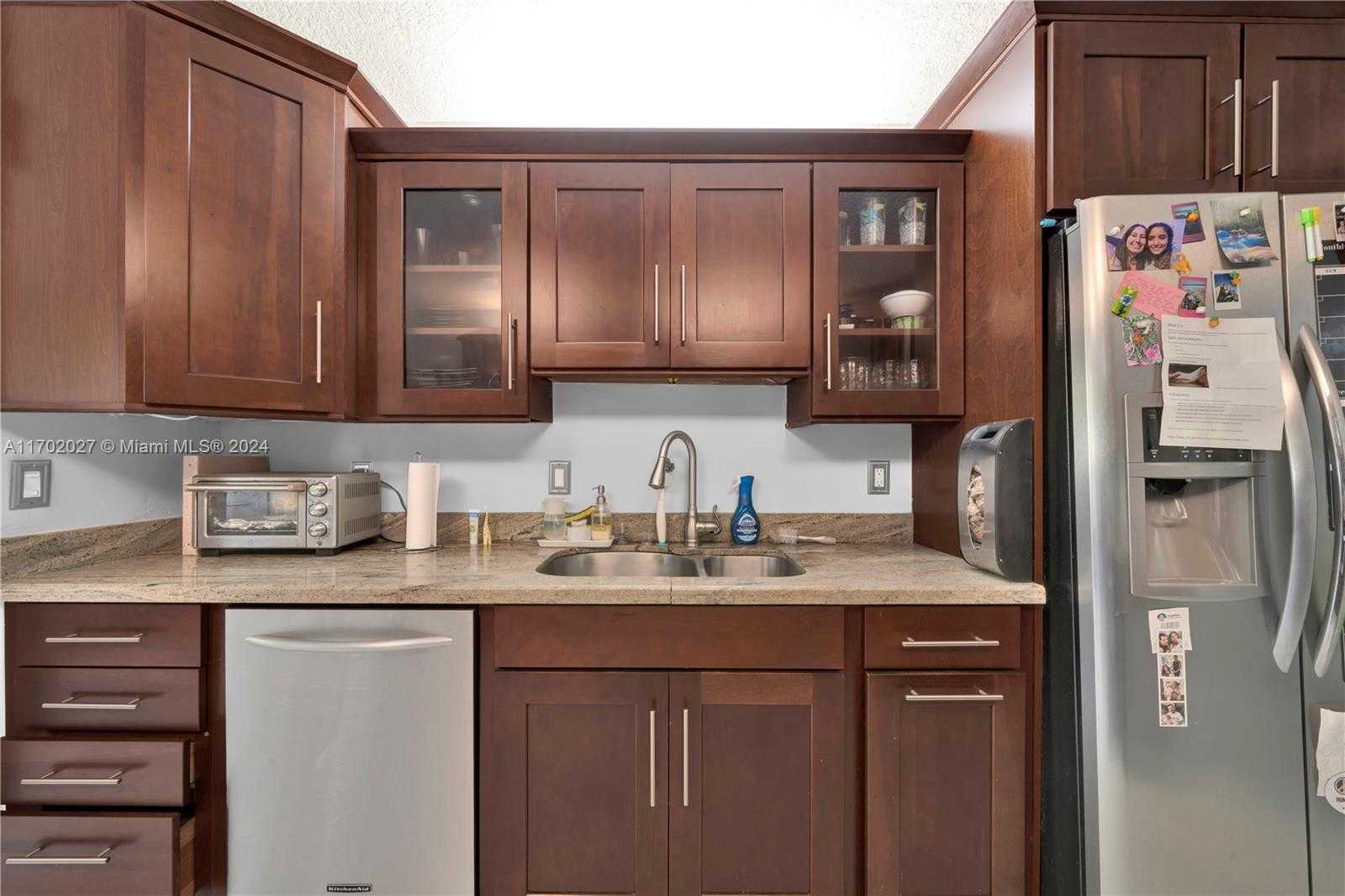 Small Image of 106 LAKE EMERALD DR #213, Oakland Park Number 8