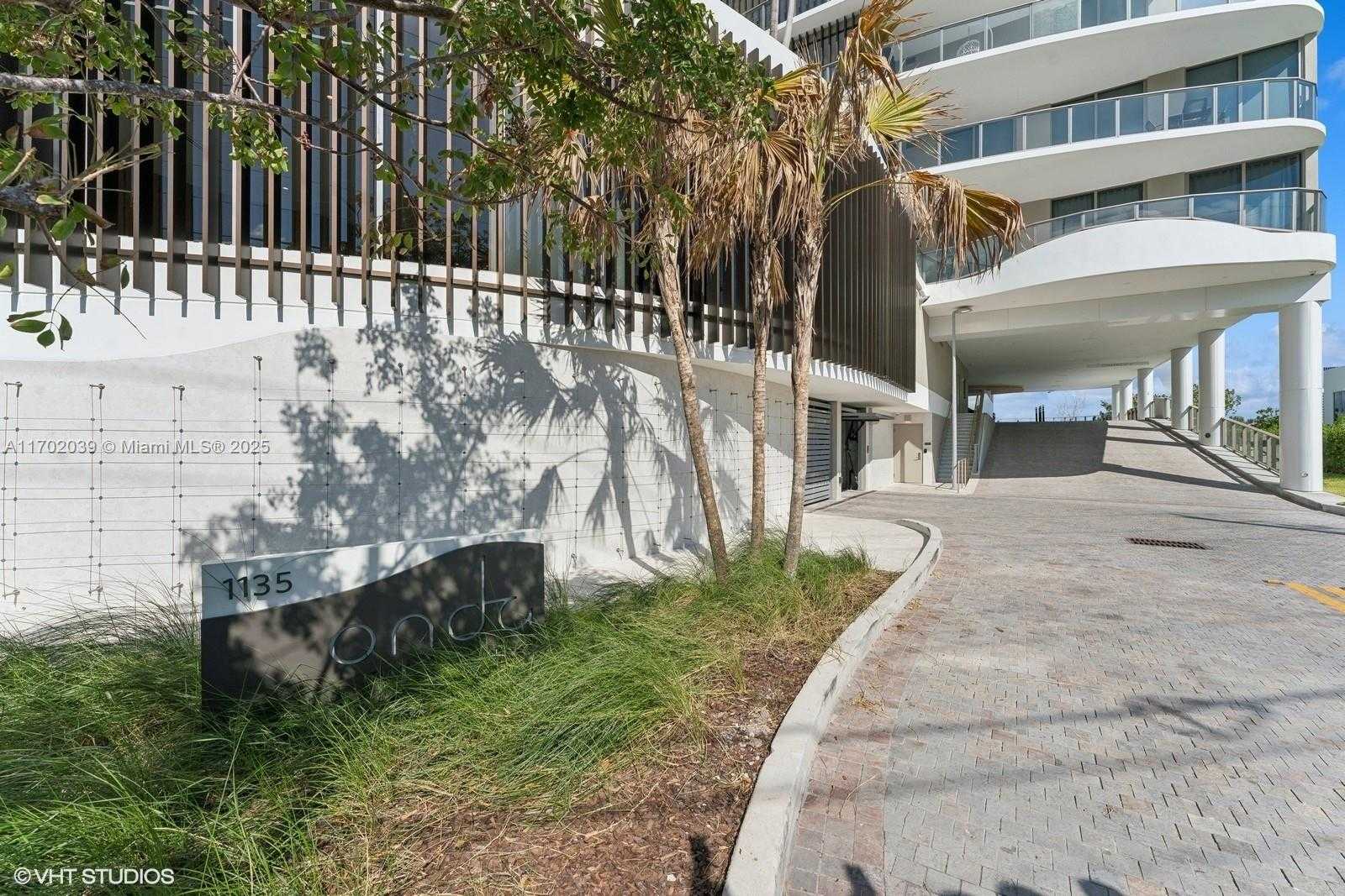 Small Image of 1135 103 #304, Bay Harbor Islands Number 2
