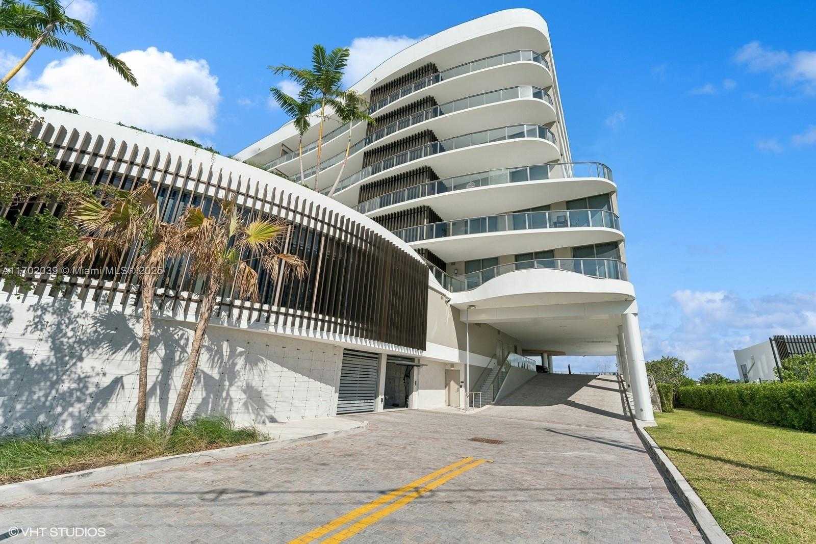 Small Image of 1135 103 #304, Bay Harbor Islands Number 3