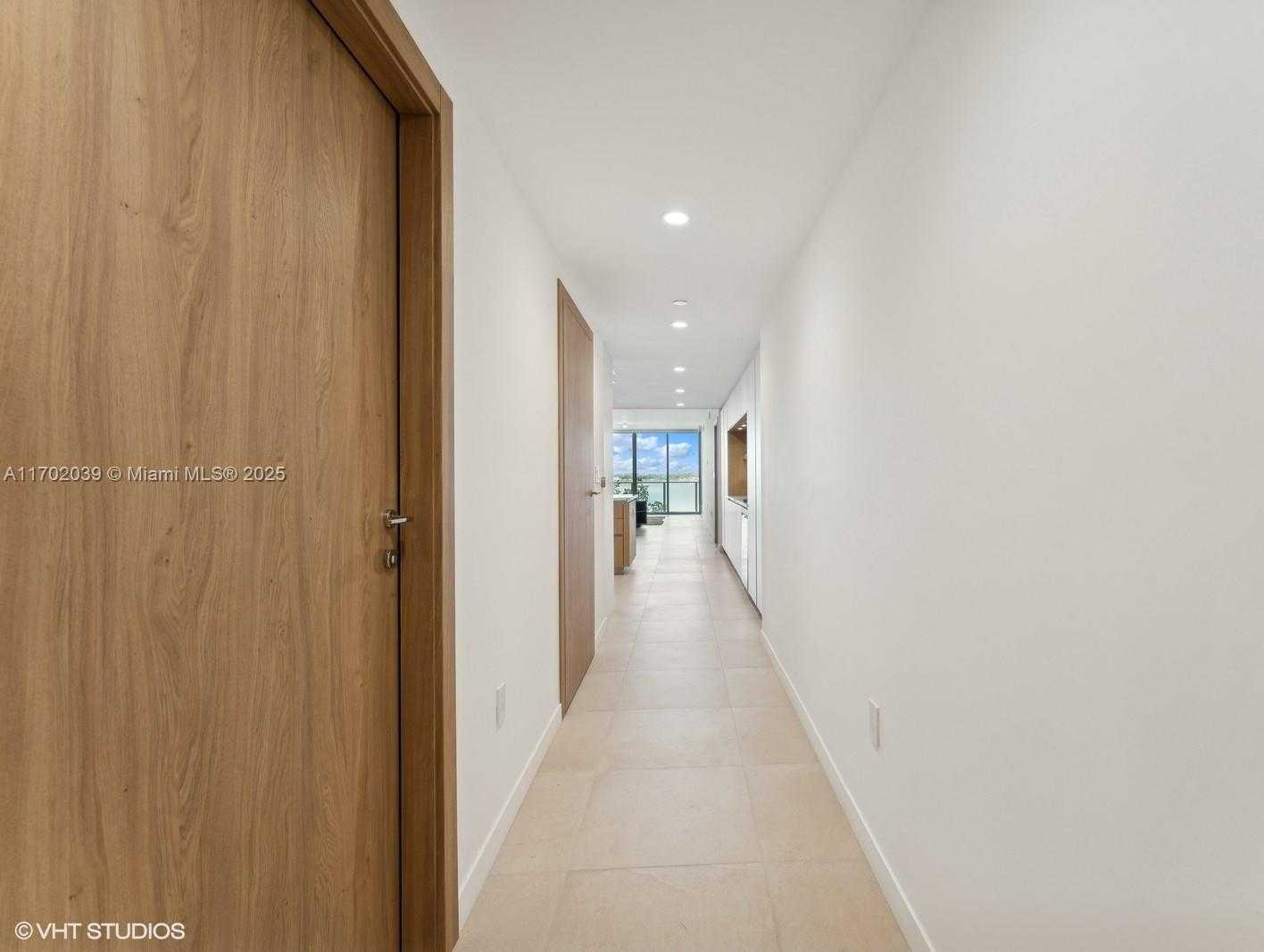 Small Image of 1135 103 #304, Bay Harbor Islands Number 30