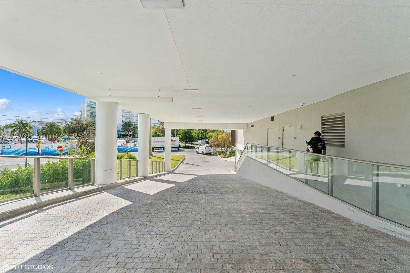 Small Image of 1135 103 #304, Bay Harbor Islands Number 4
