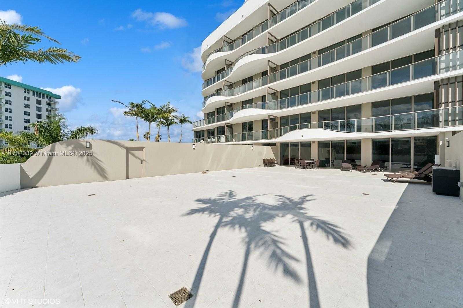 Small Image of 1135 103 #304, Bay Harbor Islands Number 61