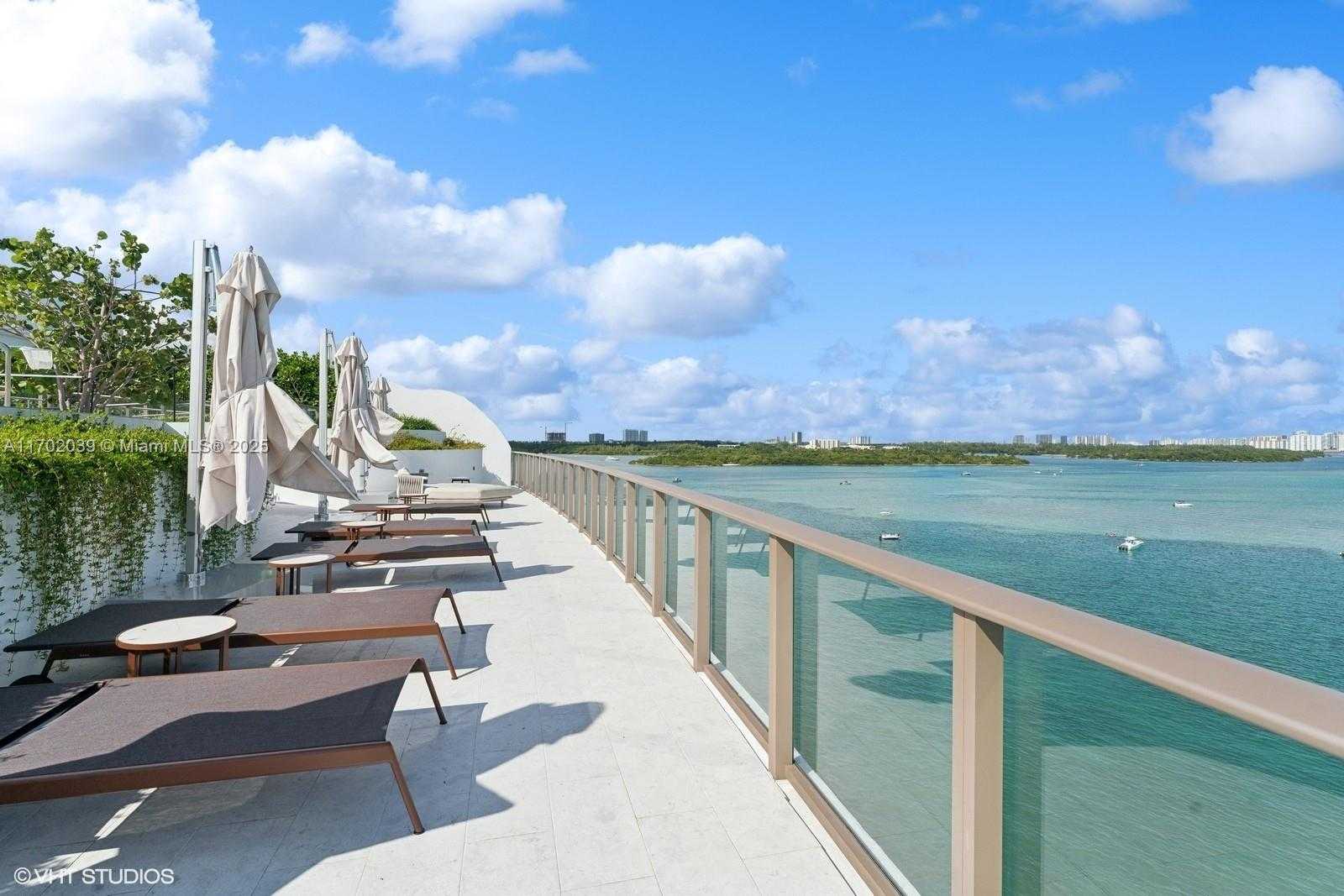 Small Image of 1135 103 #304, Bay Harbor Islands Number 64