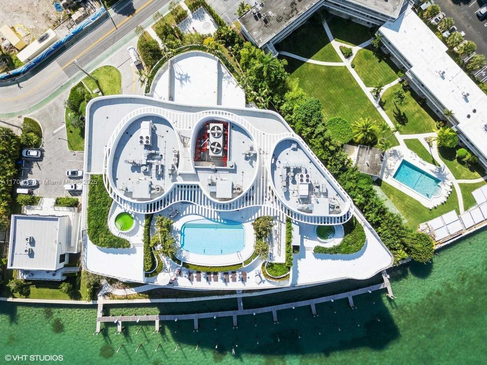 Small Image of 1135 103 #304, Bay Harbor Islands Number 66