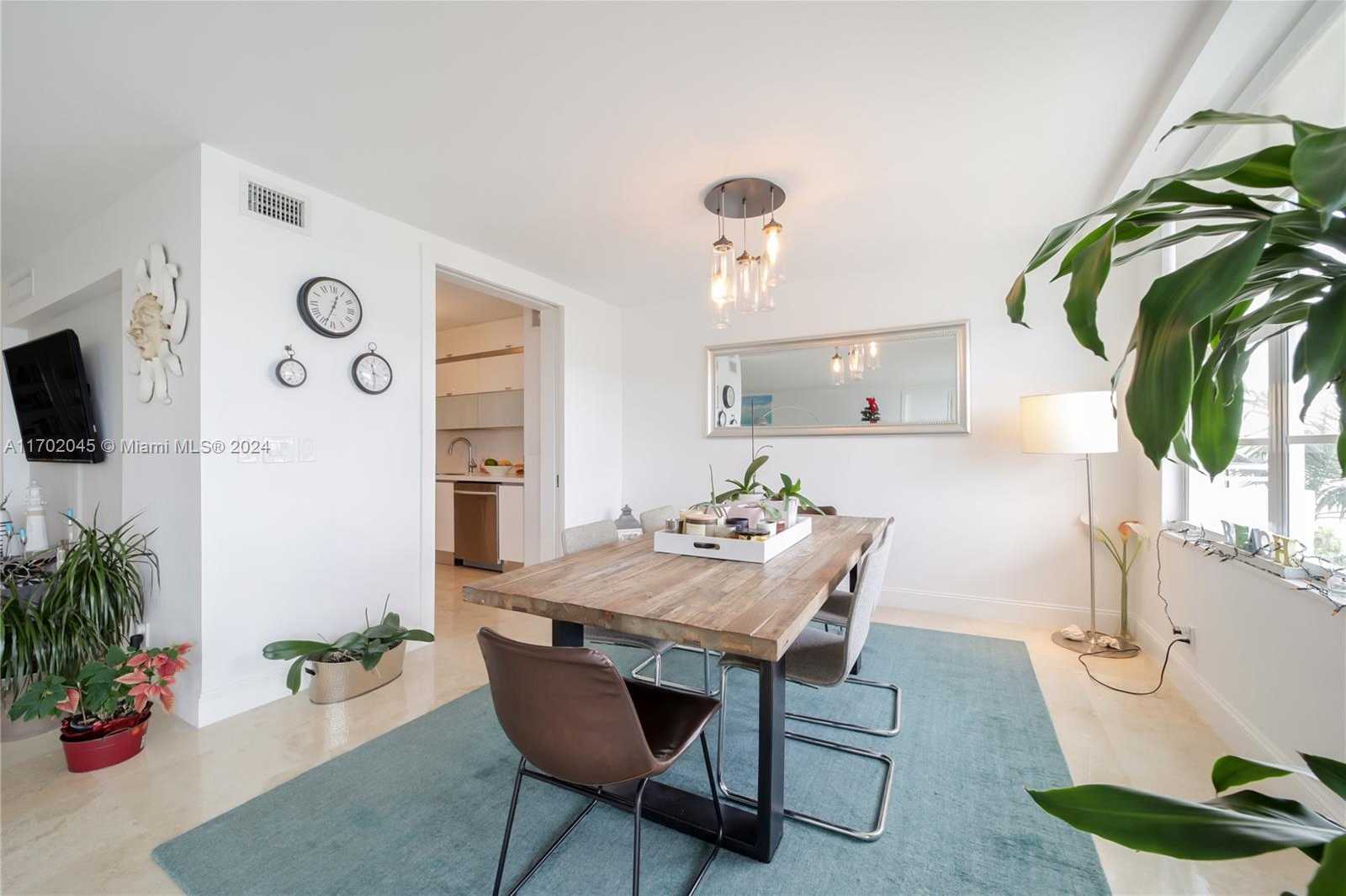 Small Image of 5700 COLLINS AVE #4L, Miami Beach Number 12