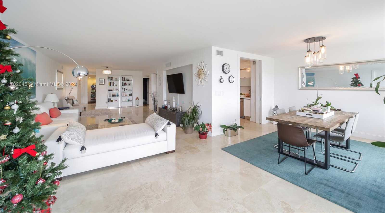 Small Image of 5700 COLLINS AVE #4L, Miami Beach Number 16