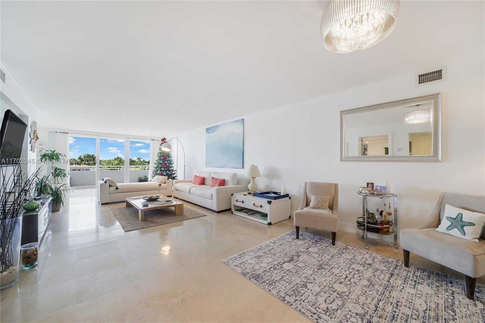 Small Image of 5700 COLLINS AVE #4L, Miami Beach Number 18
