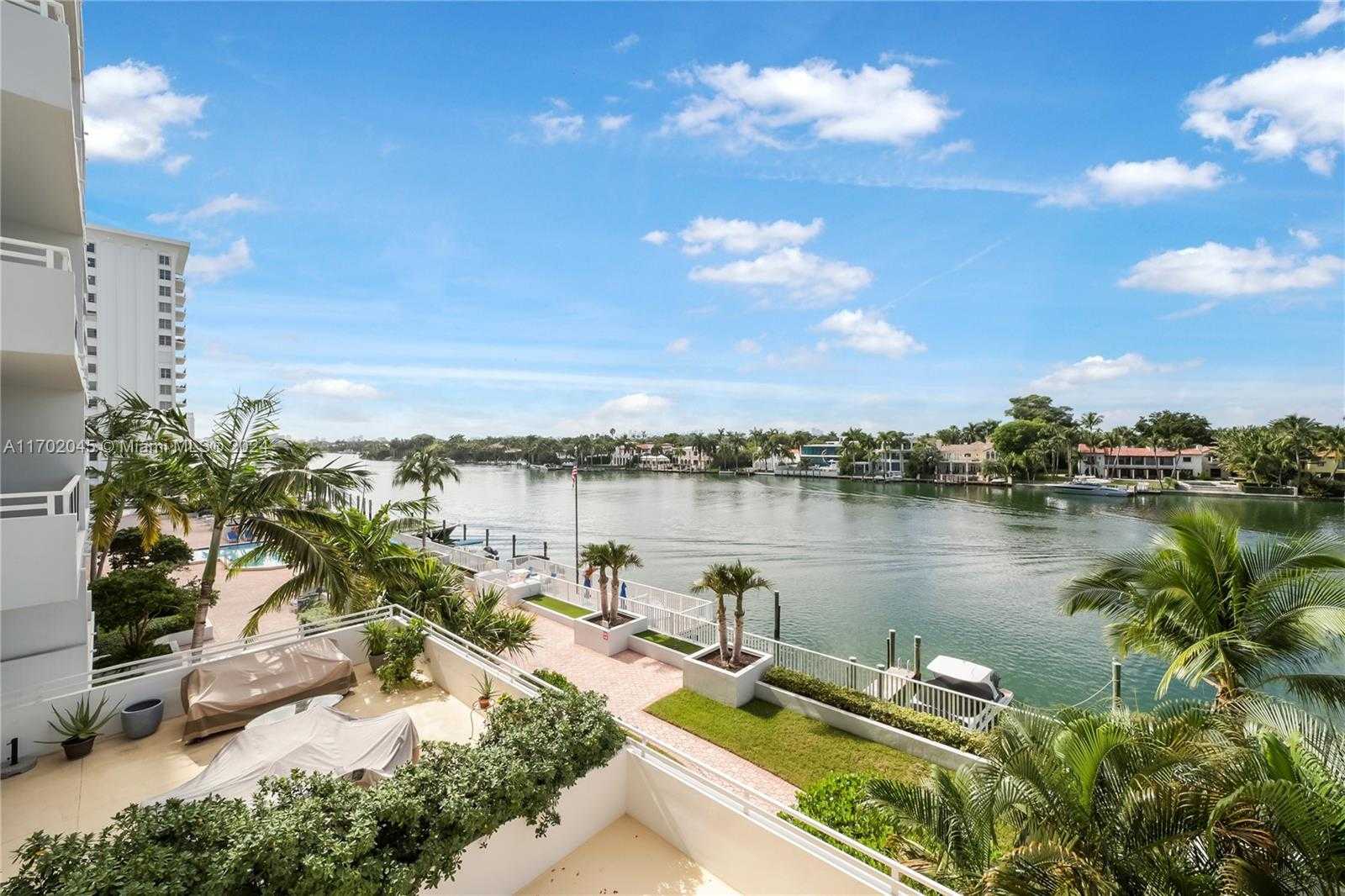 Small Image of 5700 COLLINS AVE #4L, Miami Beach Number 2
