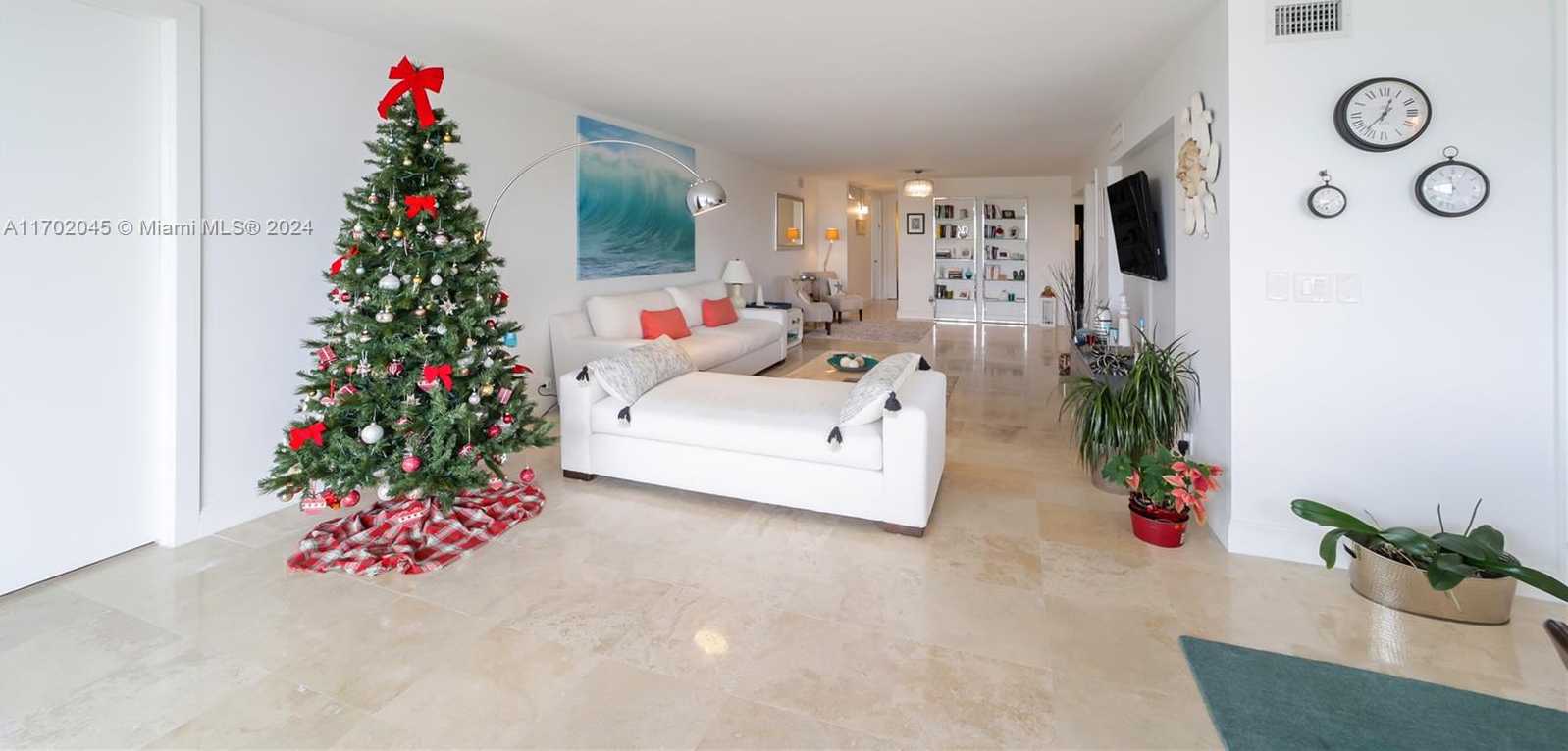 Small Image of 5700 COLLINS AVE #4L, Miami Beach Number 24