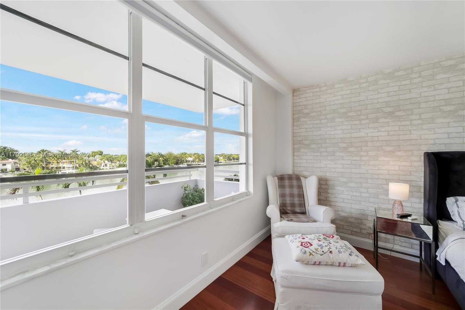 Small Image of 5700 COLLINS AVE #4L, Miami Beach Number 25