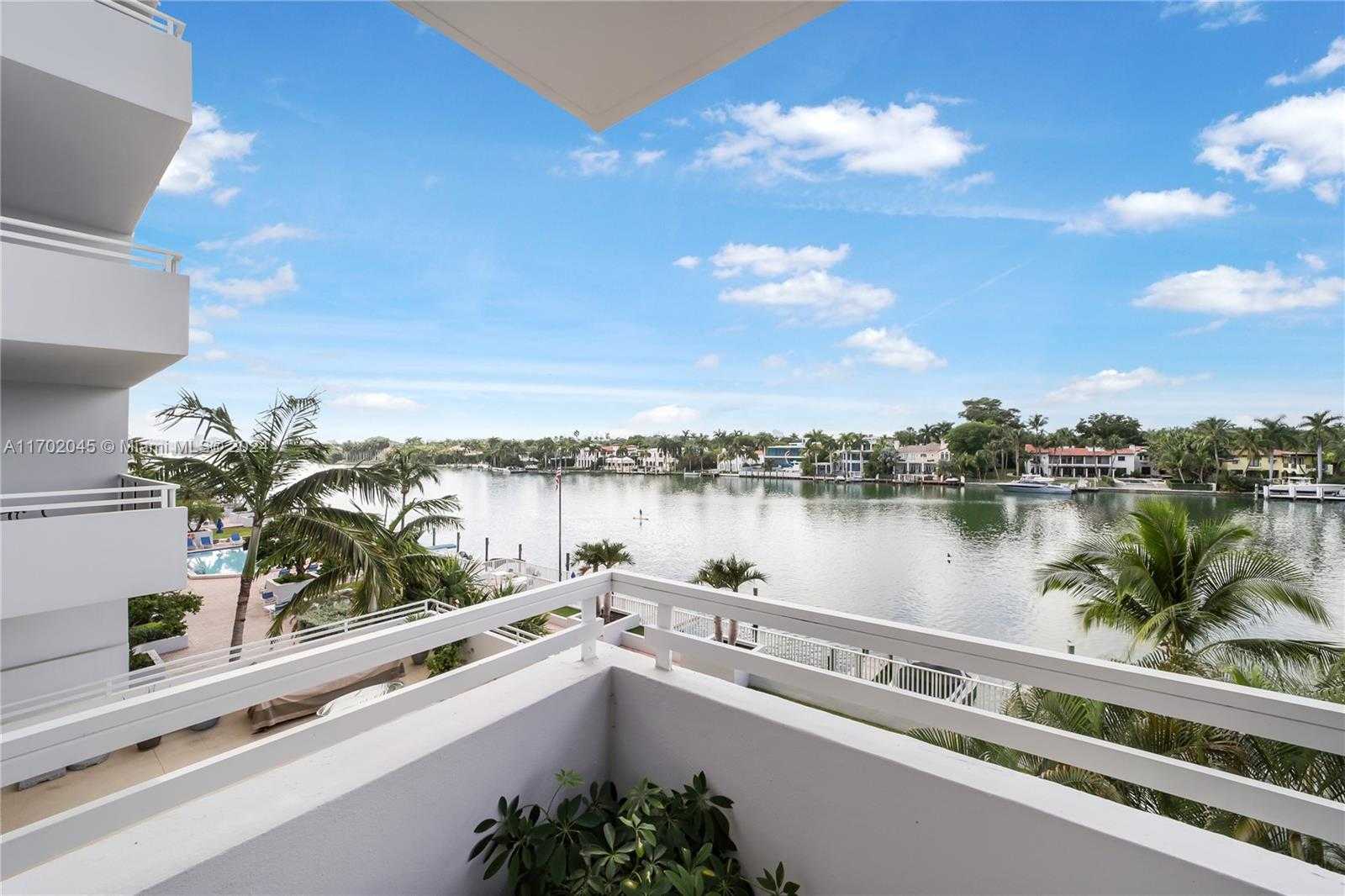 Small Image of 5700 COLLINS AVE #4L, Miami Beach Number 3