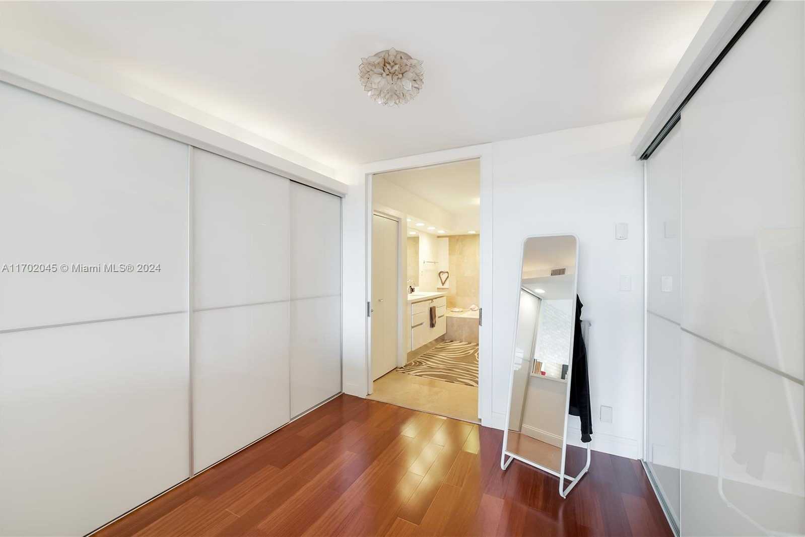 Small Image of 5700 COLLINS AVE #4L, Miami Beach Number 33
