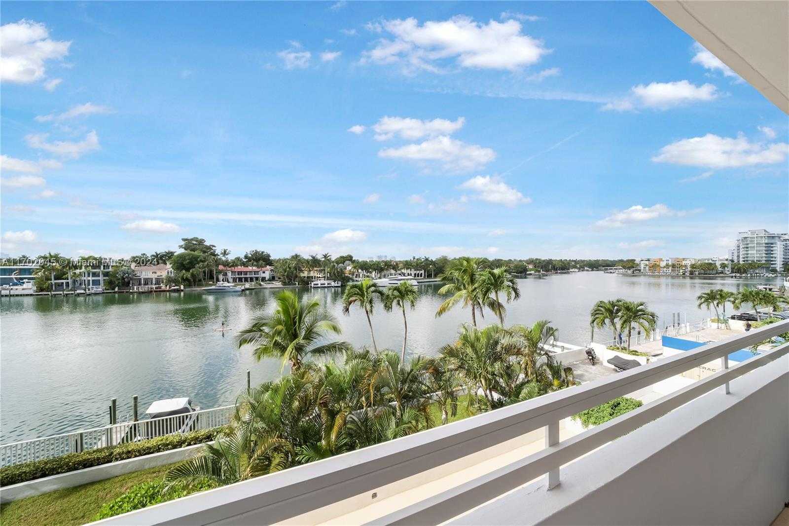 Small Image of 5700 COLLINS AVE #4L, Miami Beach Number 4