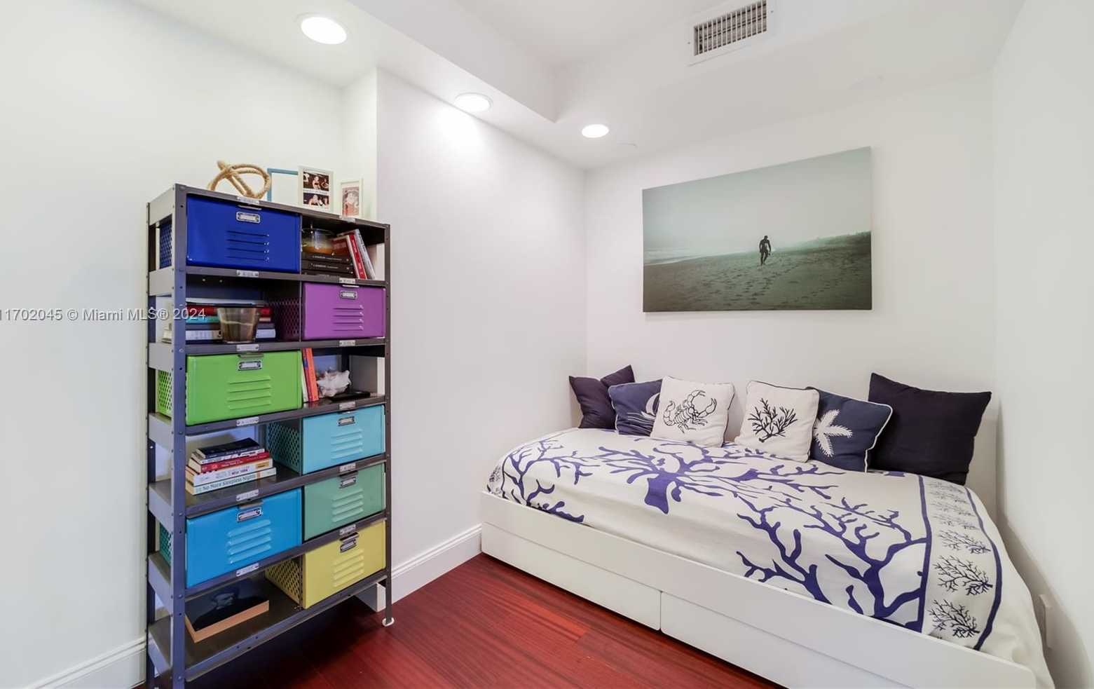 Small Image of 5700 COLLINS AVE #4L, Miami Beach Number 45