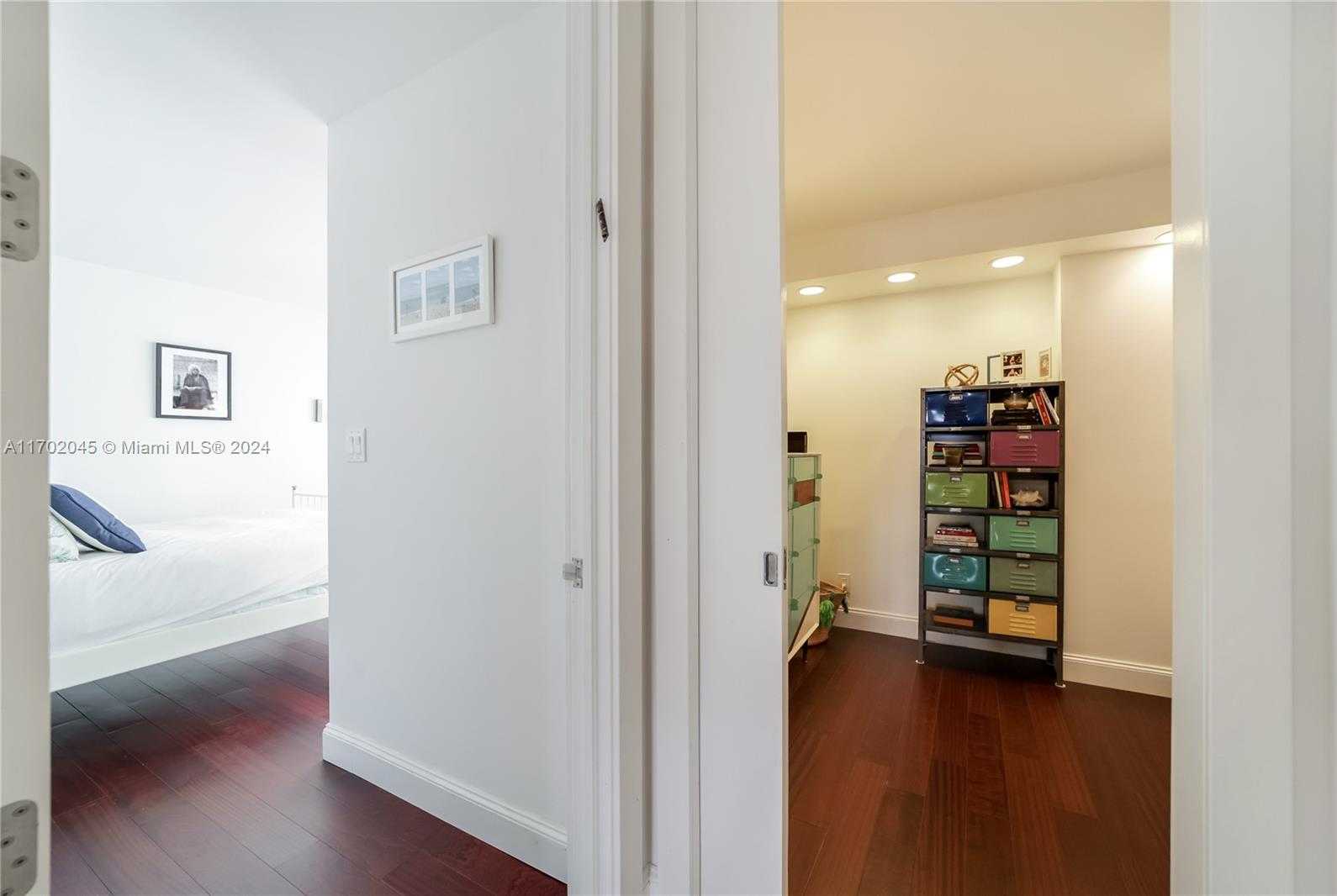 Small Image of 5700 COLLINS AVE #4L, Miami Beach Number 46
