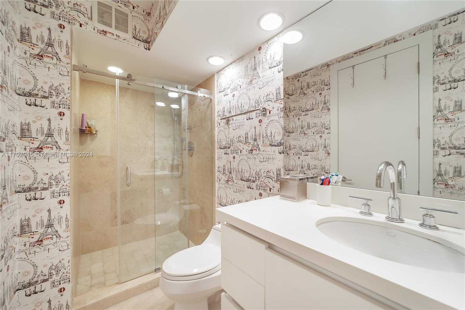 Small Image of 5700 COLLINS AVE #4L, Miami Beach Number 48