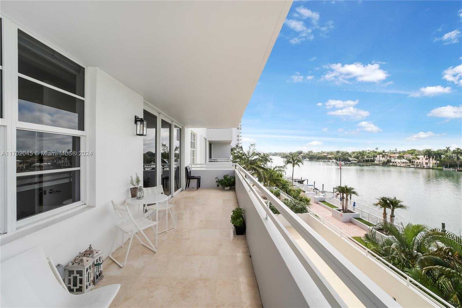 Small Image of 5700 COLLINS AVE #4L, Miami Beach Number 6