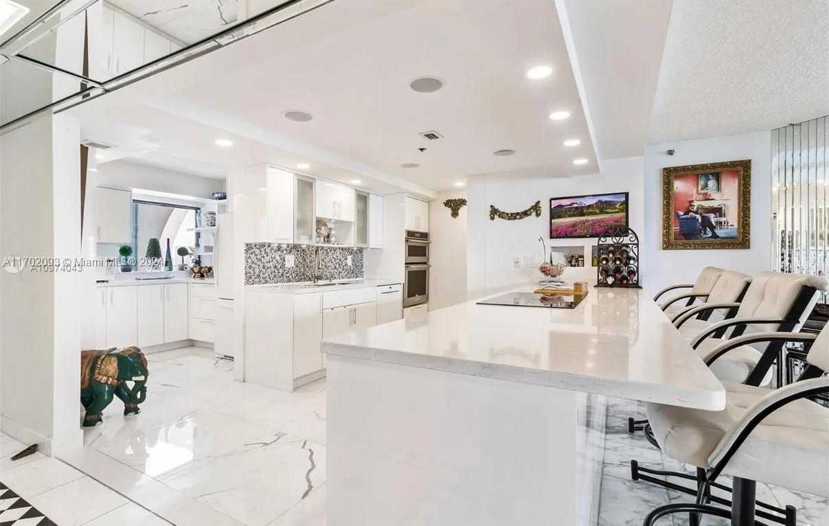 Small Image of 1717 NORTH BAYSHORE DR #A-3451, Miami Number 13
