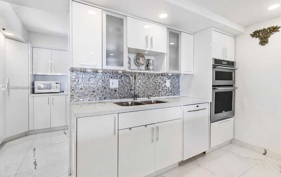 Small Image of 1717 NORTH BAYSHORE DR #A-3451, Miami Number 15