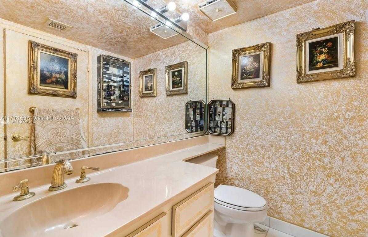 Small Image of 1717 NORTH BAYSHORE DR #A-3451, Miami Number 19