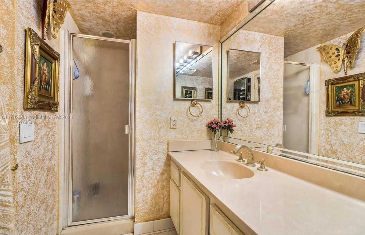 Small Image of 1717 NORTH BAYSHORE DR #A-3451, Miami Number 20
