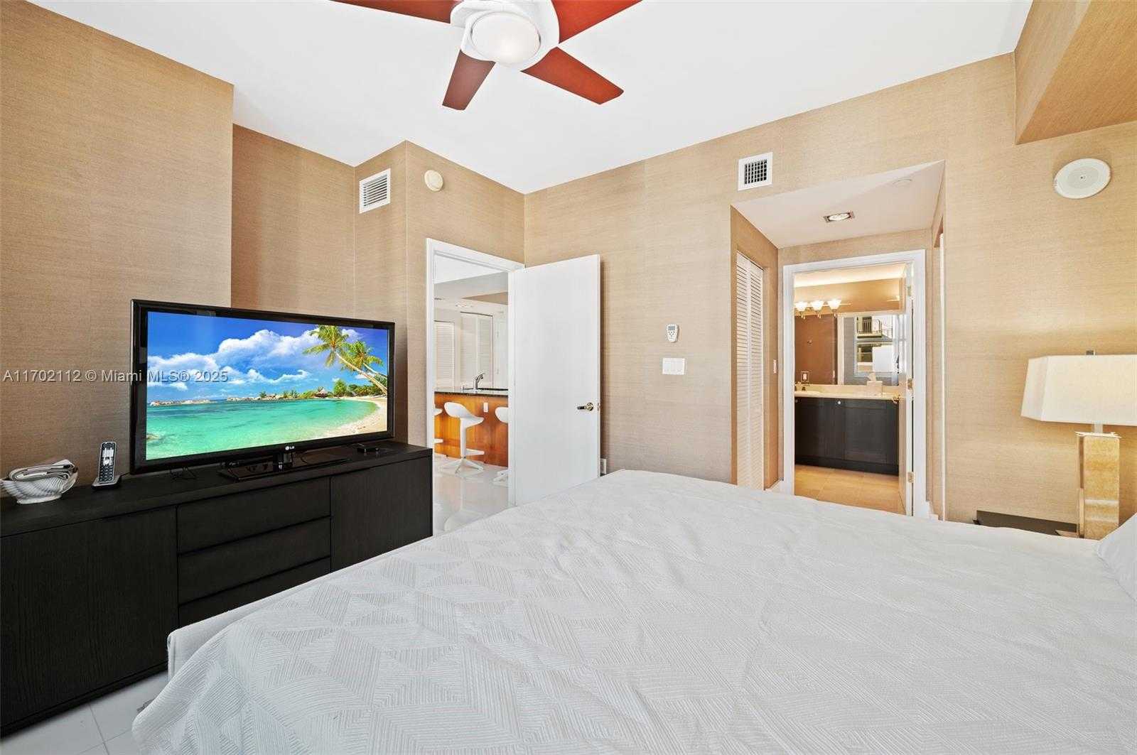 Small Image of 4100 SALZEDO ST #816, Coral Gables Number 16