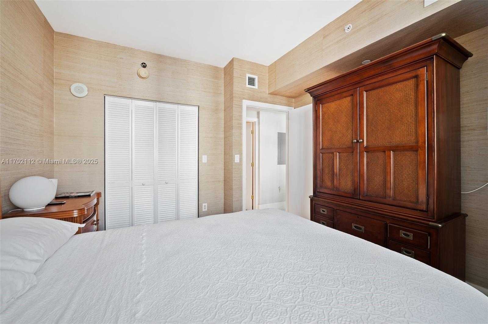 Small Image of 4100 SALZEDO ST #816, Coral Gables Number 21