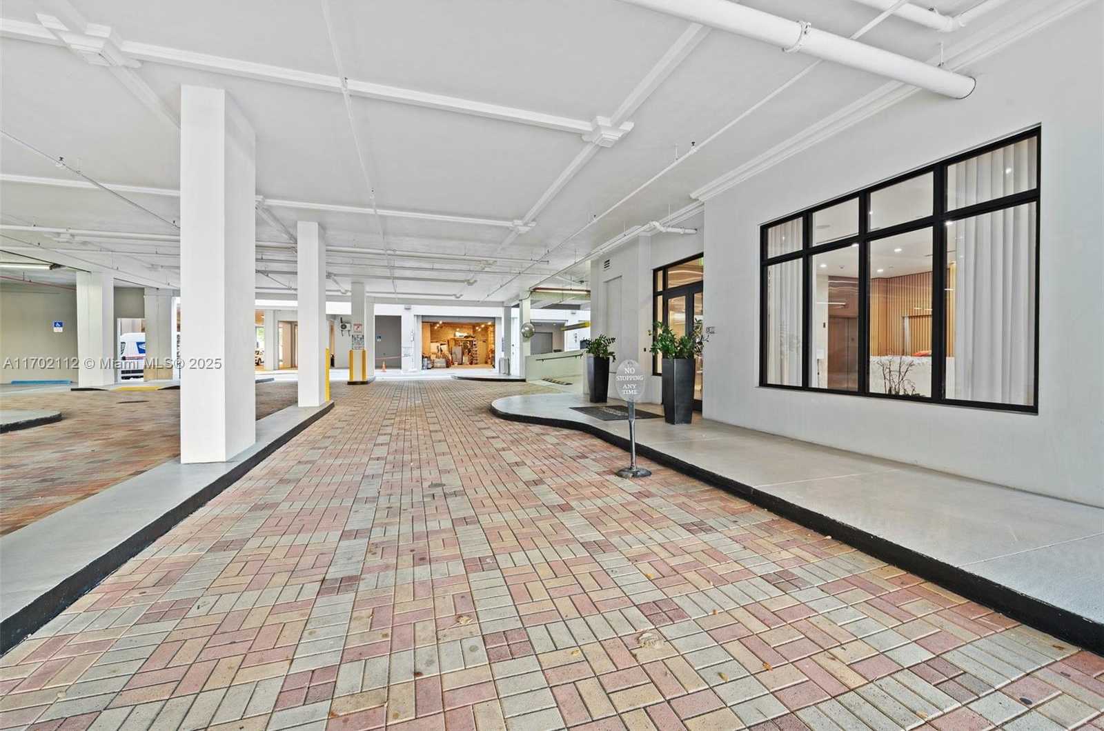Small Image of 4100 SALZEDO ST #816, Coral Gables Number 30