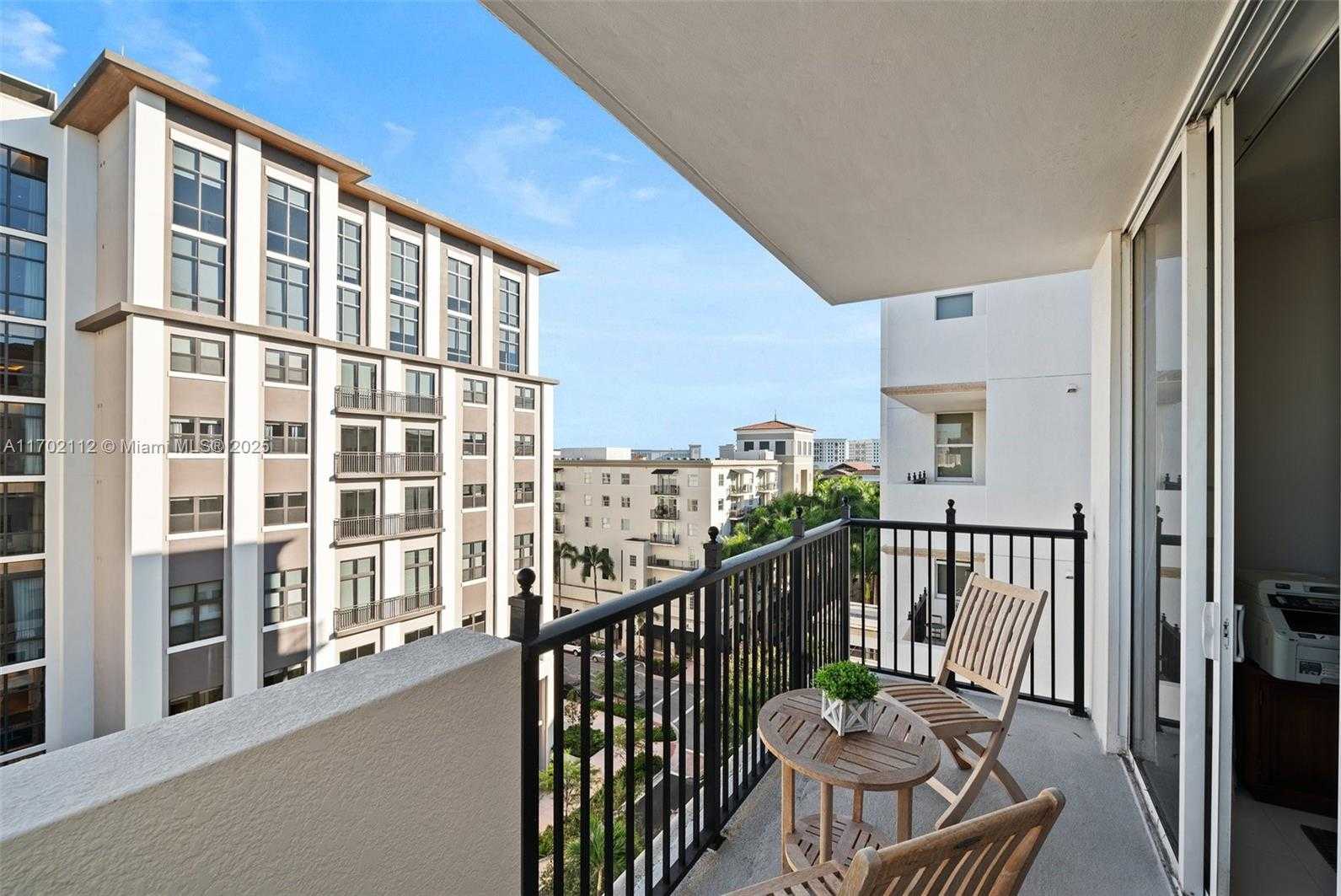 Small Image of 4100 SALZEDO ST #816, Coral Gables Number 4