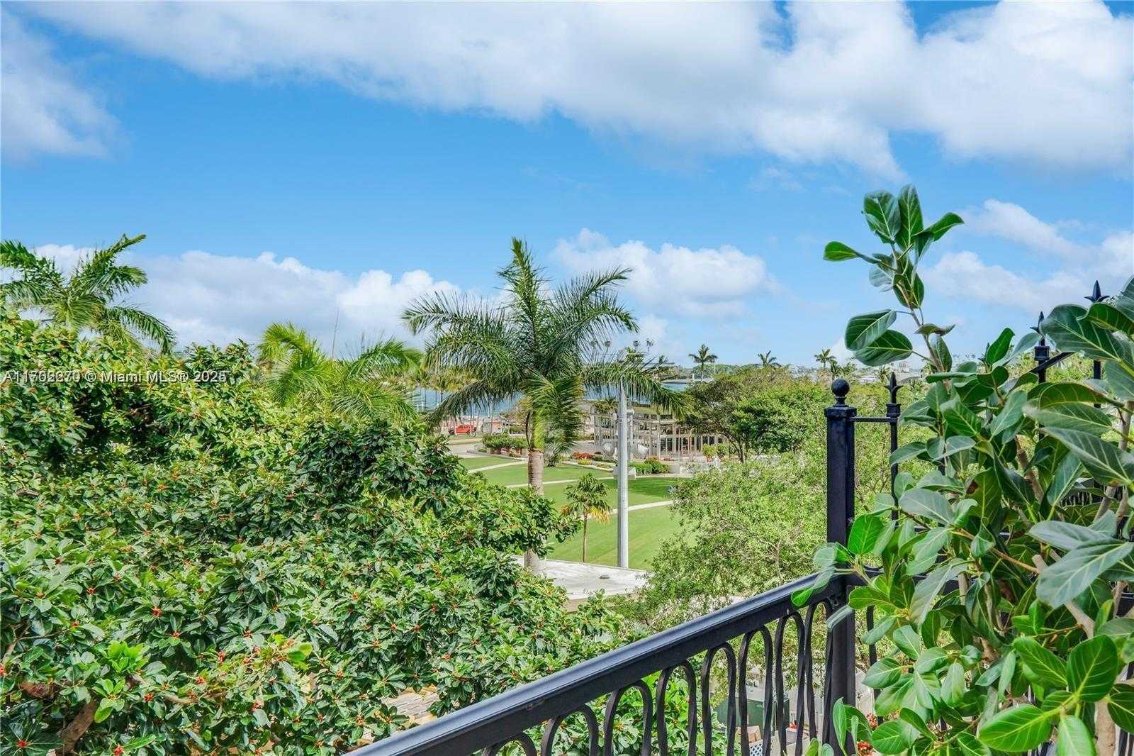 Small Image of 101 Clematis St, West Palm Beach, FL 33401, USA Number 14