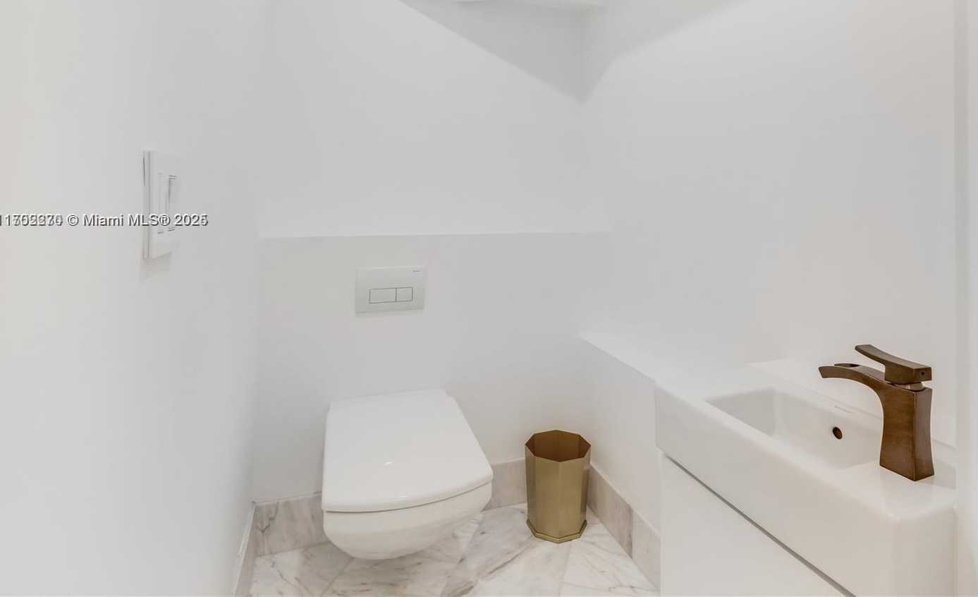 Small Image of 101 Clematis St, West Palm Beach, FL 33401, USA Number 33