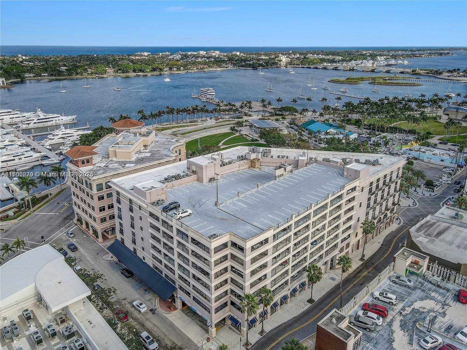 Small Image of 101 Clematis St, West Palm Beach, FL 33401, USA Number 43