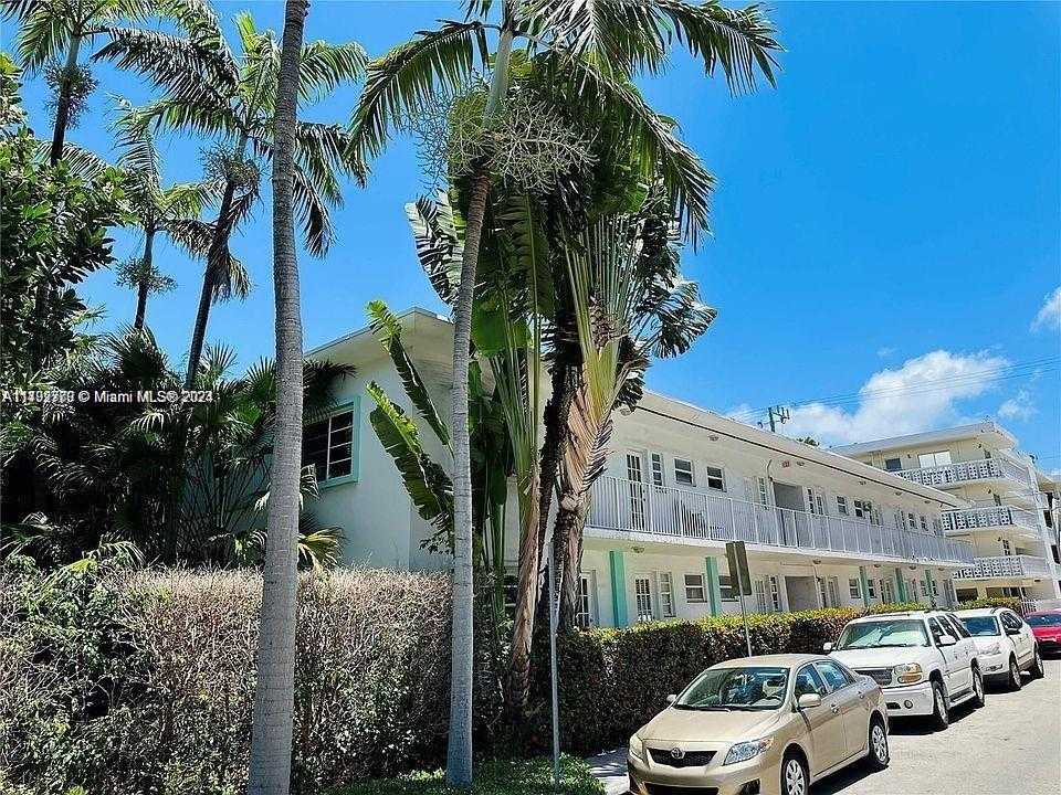 Small Image of 911 MERIDIAN AVE #202, Miami Beach Number 11