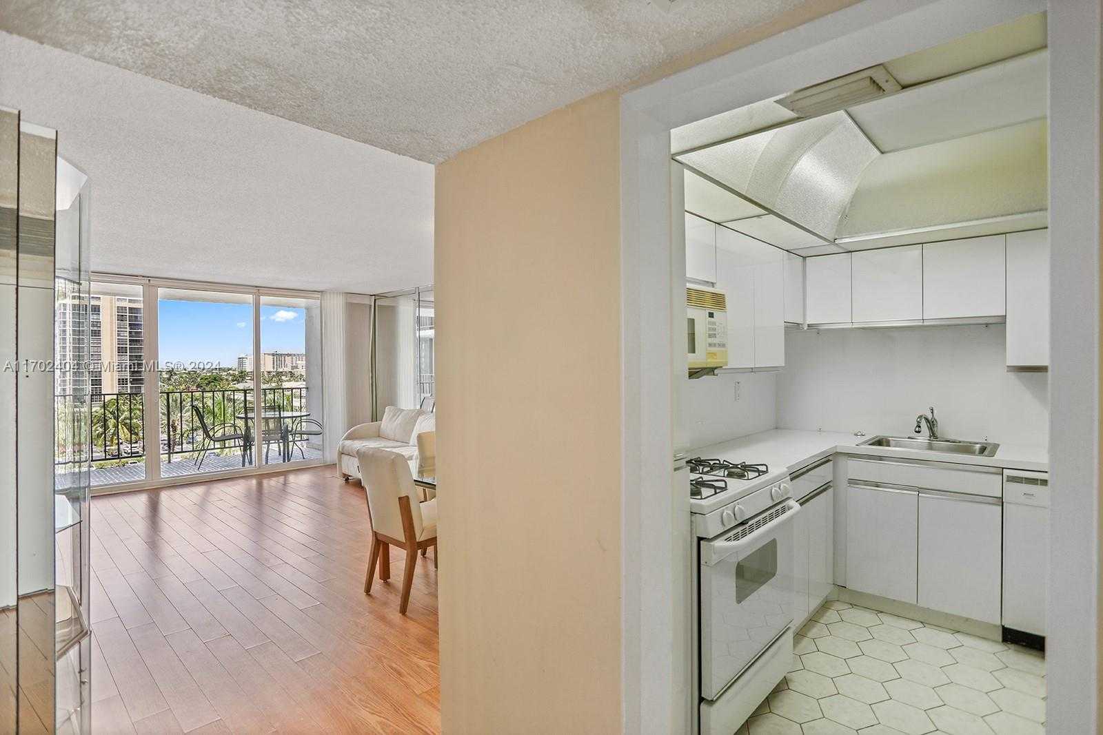 Small Image of 2030 SOUTH OCEAN DR #503, Hallandale Beach Number 11