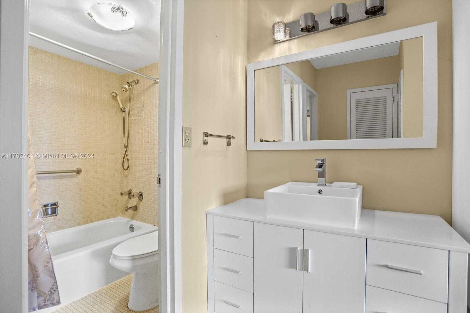 Small Image of 2030 SOUTH OCEAN DR #503, Hallandale Beach Number 30